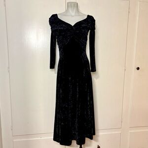 Vintage 90s Mitra Modelle Goth Crushed Velvet Off Shoulder Long Sleeve Dress